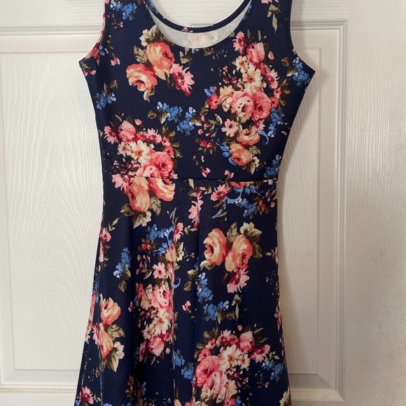 Navy Blue Floral Dress - Picture 4 of 5